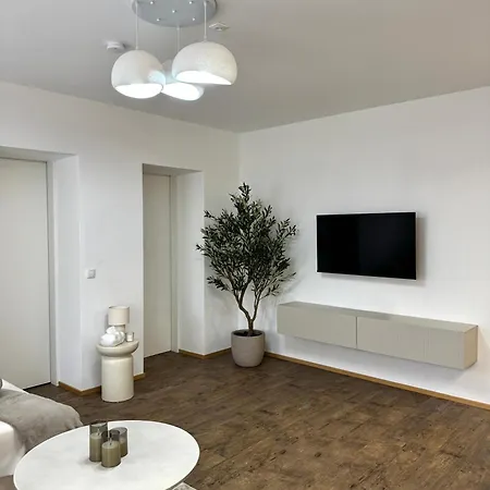 Modernes - Kostenloser Parkplatz - Zentral Linz